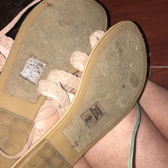 Pink gladiator sandals . - Picture 3 of 4